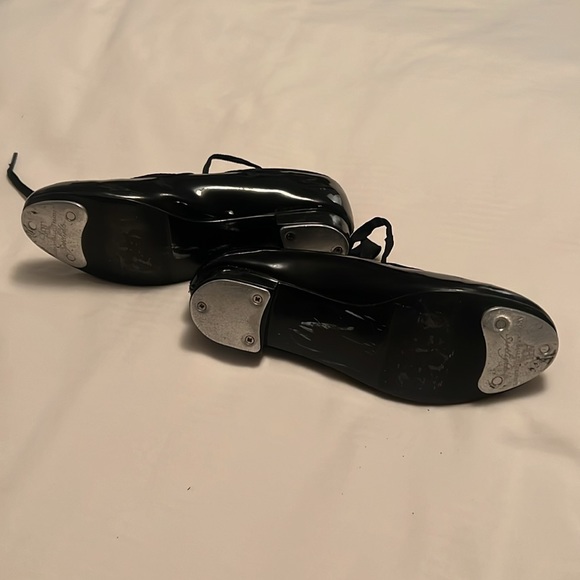 Tap Shoes - Picture 2 of 3
